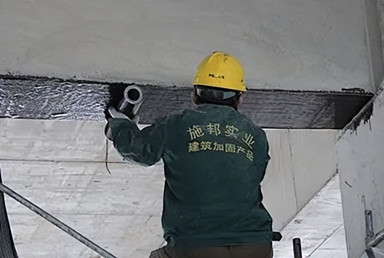 高層建筑加固，使用碳纖維加固性能如何